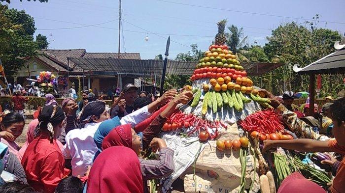 Upacara Ruwatan Desa